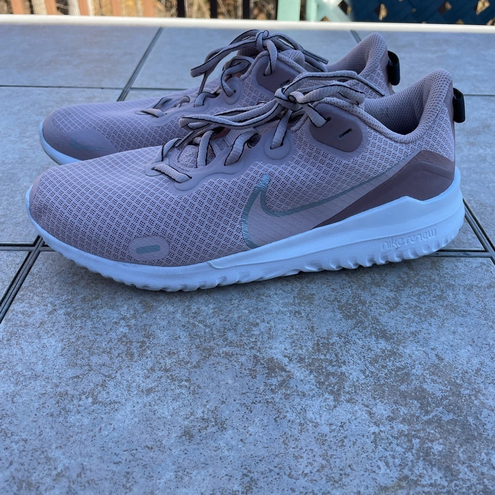 Nike RENEW RIDE RUNNING SHOE - WOMEN'S - Picture 7 of 12